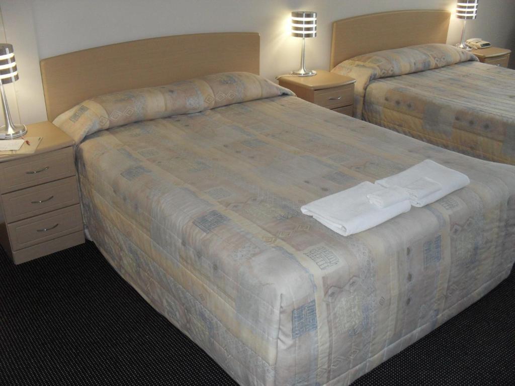 Victoria Hotel Suites Hamilton Chambre photo