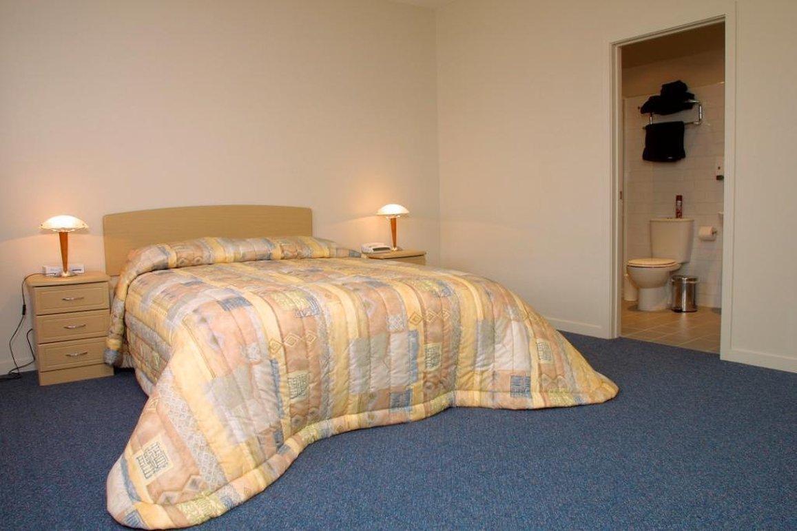 Victoria Hotel Suites Hamilton Extérieur photo